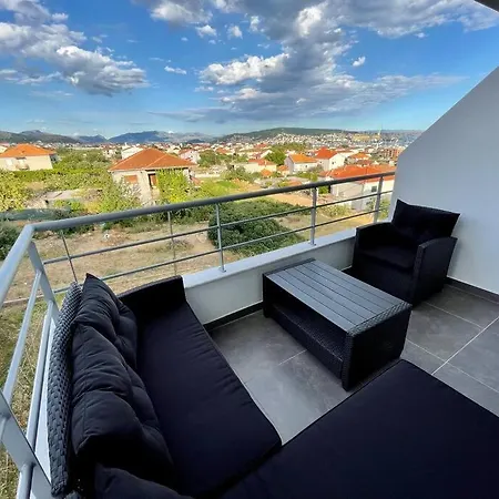Apartment Brand New 1-bedroom Apt W Shared Pool And Parking Trogir