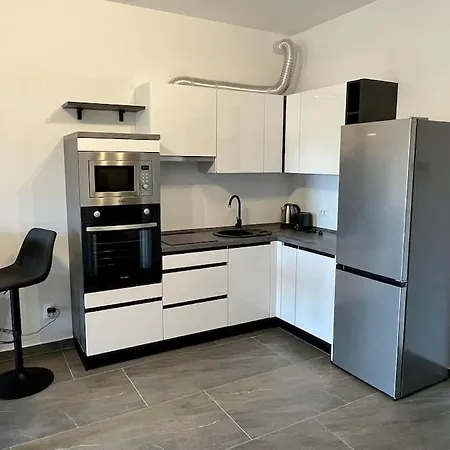 Apartment Brand New 1-bedroom Apt W Shared Pool And Parking Trogir