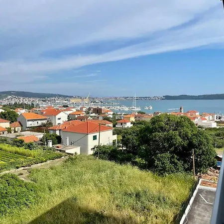 Apartment Brand New 1-bedroom Apt W Shared Pool And Parking *