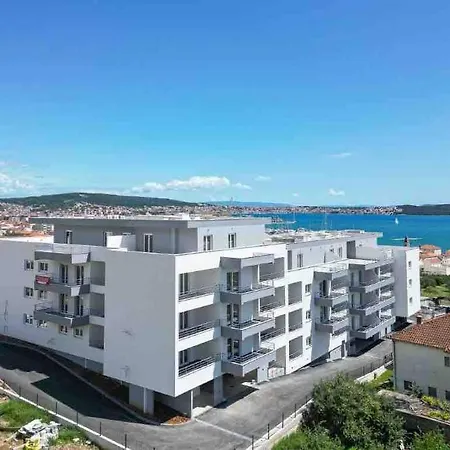 Brand New 1-bedroom Apt W Shared Pool And Parking * Trogir