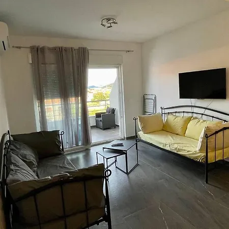 Apartment Brand New 1-bedroom Apt W Shared Pool And Parking *