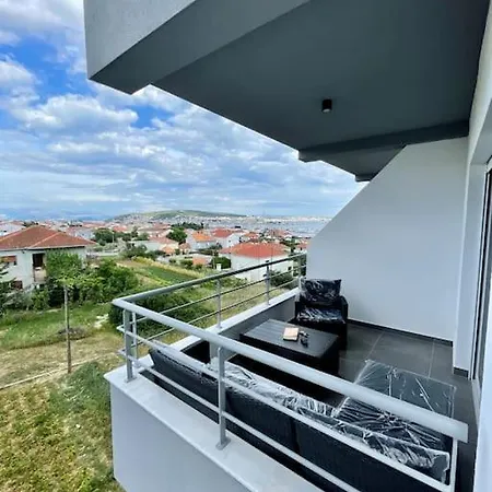 Brand New 1-bedroom Apt W Shared Pool And Parking * Trogir