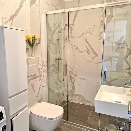 Brand New 1-bedroom Apt W Shared Pool And Parking * Trogir