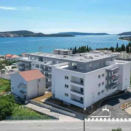 Apartment Brand New 1-bedroom Apt W Shared Pool And Parking Trogir
