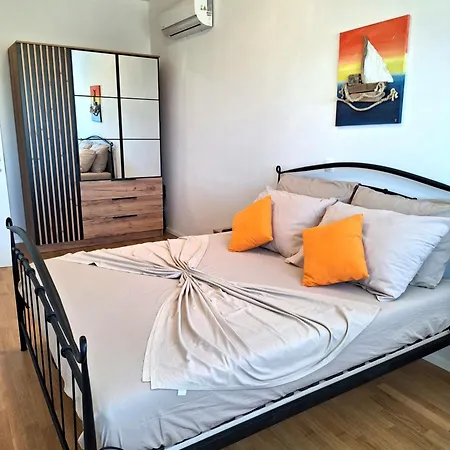 Apartment Brand New 1-bedroom Apt W Shared Pool And Parking *