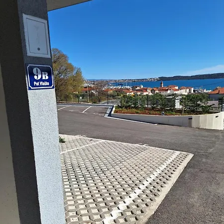 Brand New 1-bedroom Apt W Shared Pool And Parking *