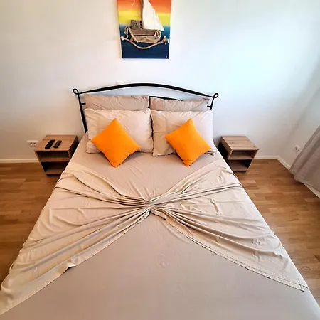 Brand New 1-bedroom Apt W Shared Pool And Parking *