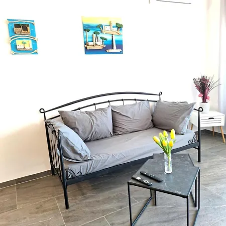Apartment Brand New 1-bedroom Apt W Shared Pool And Parking