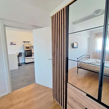 Brand New 1-bedroom Apt W Shared Pool And Parking