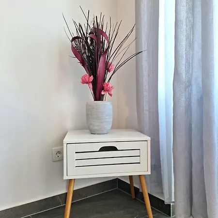 Brand New 1-bedroom Apt W Shared Pool And Parking * Trogir