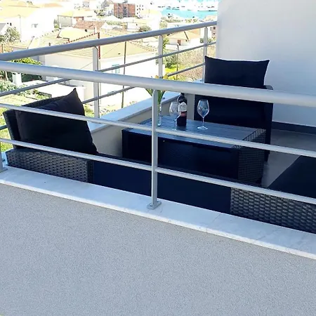 Brand New 1-bedroom Apt W Shared Pool And Parking